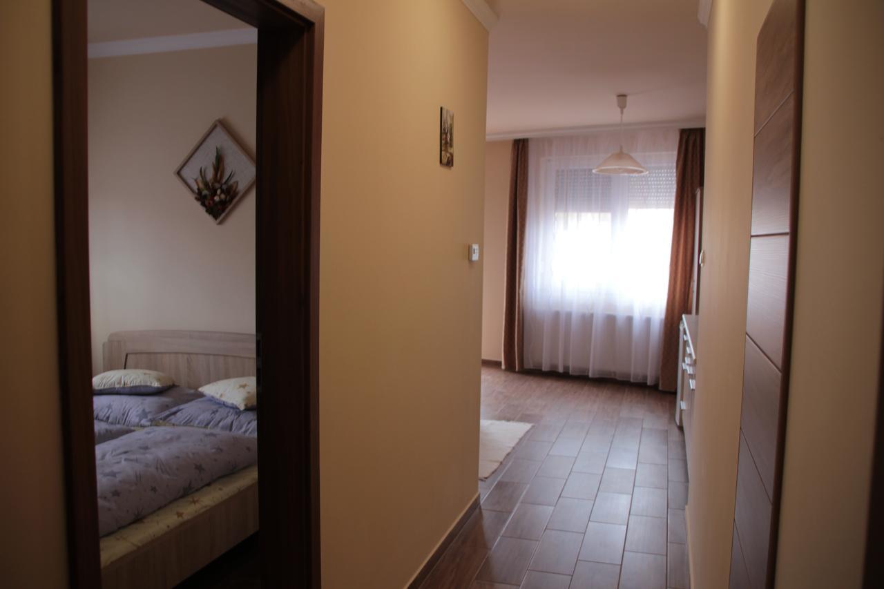 Imola Es Andrea Apartmanhaz 2 Hajdúszoboszló Екстериор снимка
