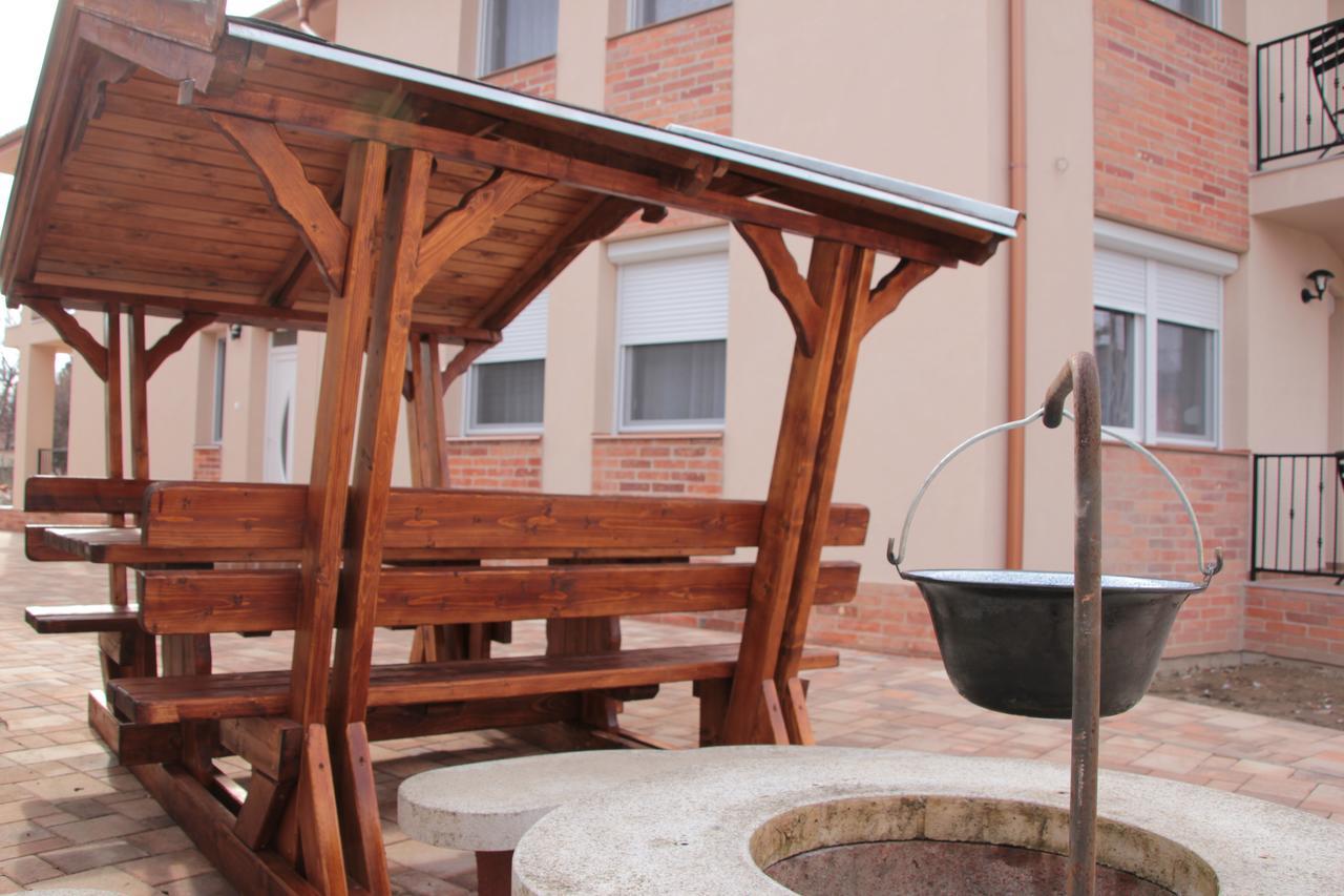 Imola Es Andrea Apartmanhaz 2 Hajdúszoboszló Екстериор снимка