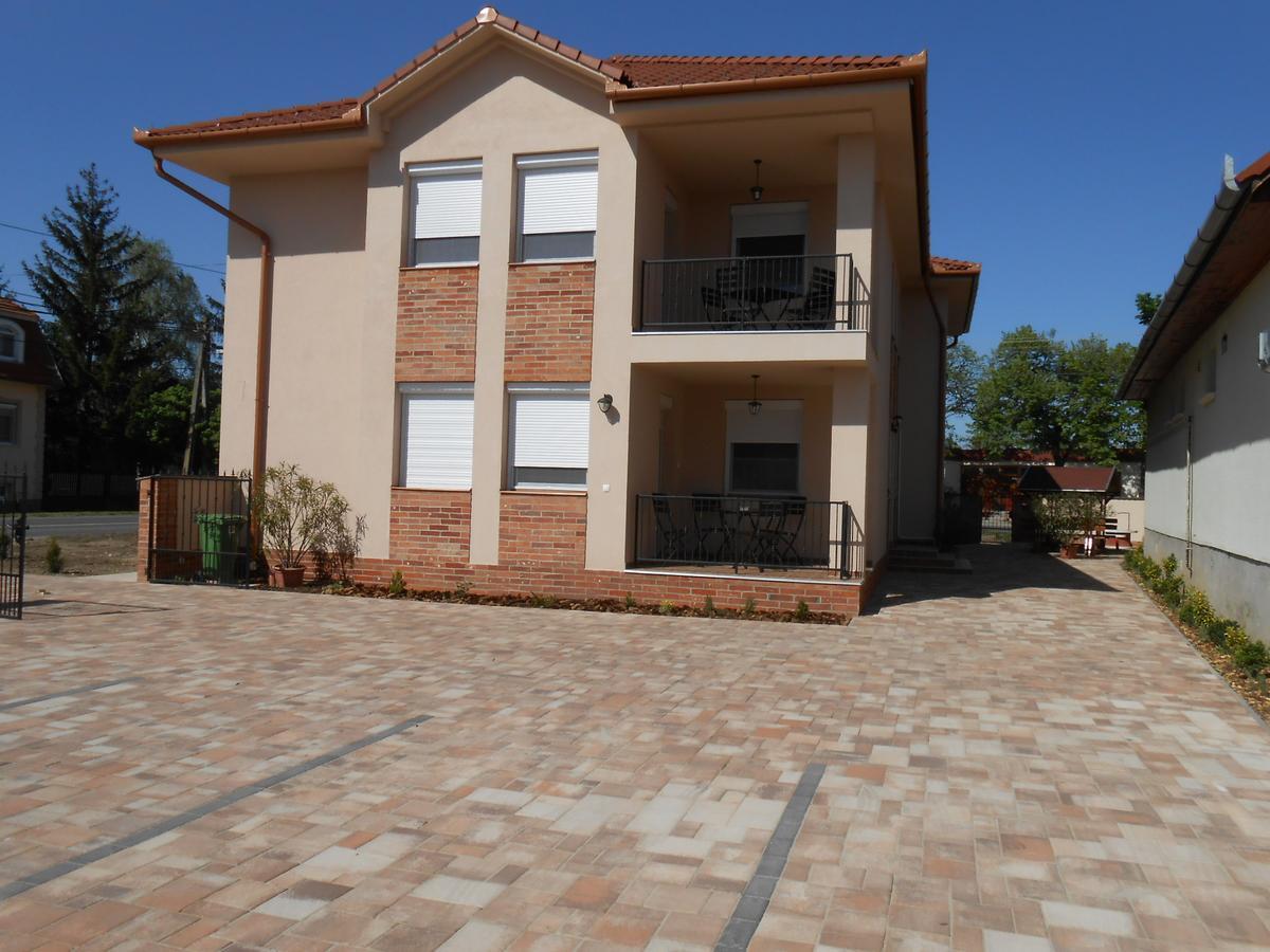 Imola Es Andrea Apartmanhaz 2 Hajdúszoboszló Екстериор снимка